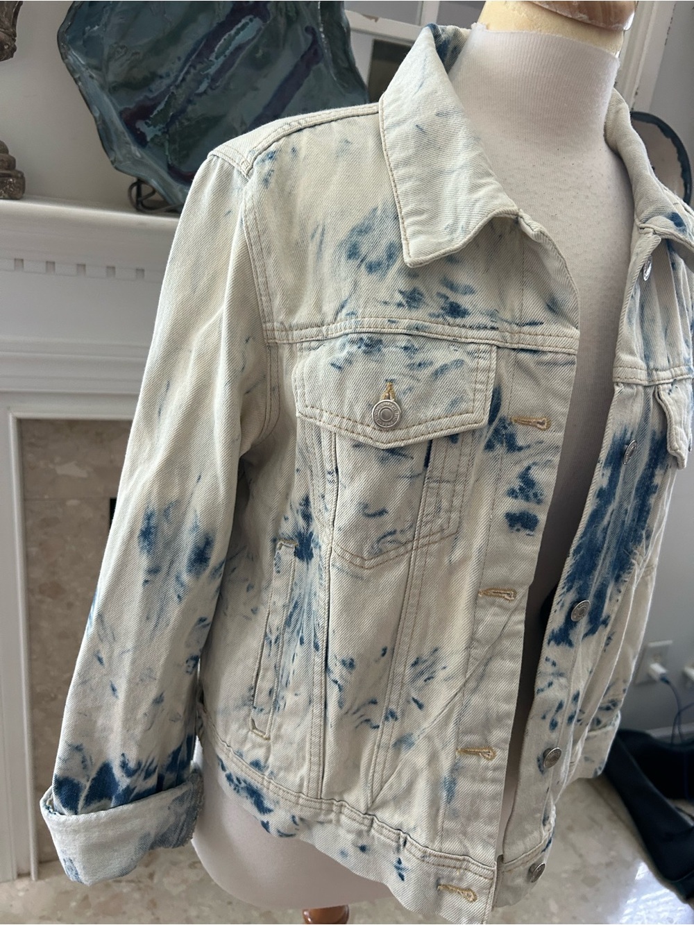 Free People Rumors Jones Tie-Dye Blue Colorway Denim Jacket - Picture 3 of 12